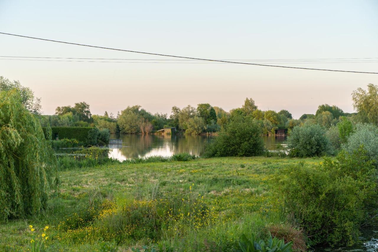 Le Moulin Rouge Clairmarais Gite "Le Grebe"" Экстерьер фото